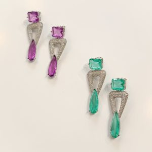 Aretes glam plateados con cristales en color